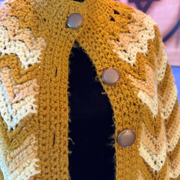 Vintage 70s Handmade Crochet Chevron Blanket Poncho - Picture 4 of 4